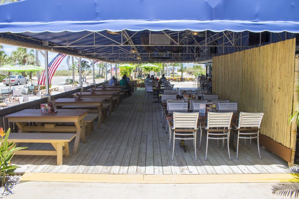 Rhumcay Beach Resort And Grille Форт Пиърс Екстериор снимка